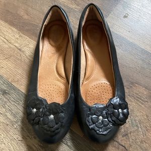 Clarks leather flats